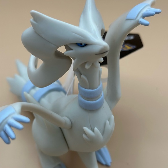 Pokemon Reshiram Sofubi Vinyl Figure Best Wishes Nintendo Tomy - Picture 5 of 10